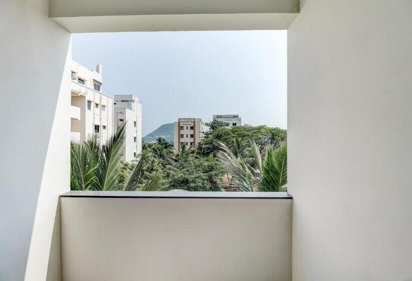 ホテル Capital O Vrisha Inn