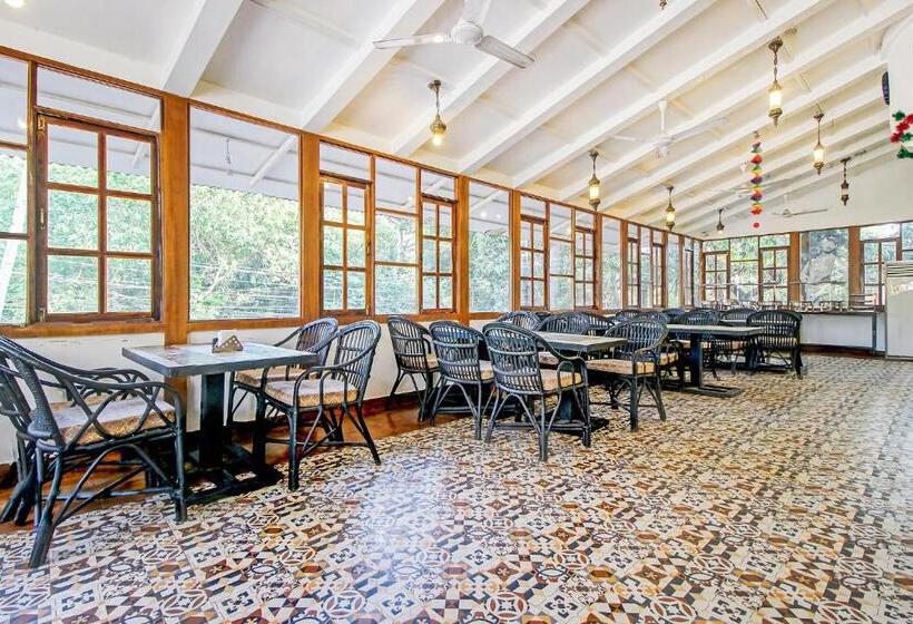 Hotel Fabexpress Golden Nest Deluxe With Pool, Calangute