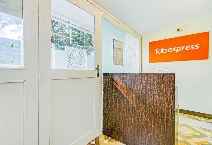 Hotel Fabexpress Golden Nest Deluxe With Pool, Calangute