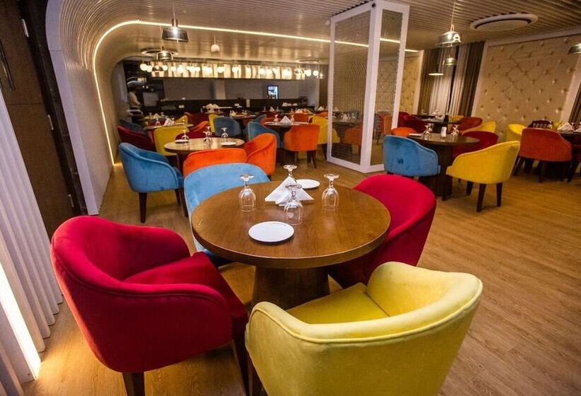 فندق Grand River View