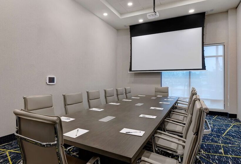 فندق Hampton Inn & Suites By Hilton Burlington Toronto