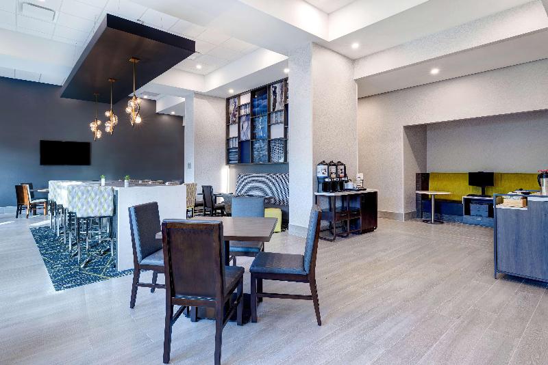 فندق Hampton Inn & Suites By Hilton Burlington Toronto