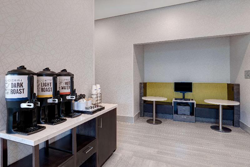 فندق Hampton Inn & Suites By Hilton Burlington Toronto
