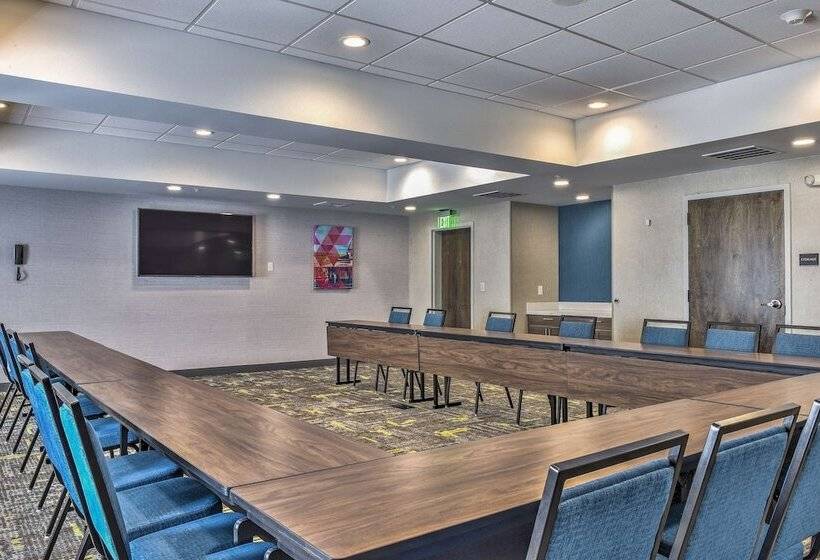 هتل Hampton Inn & Suites Keene