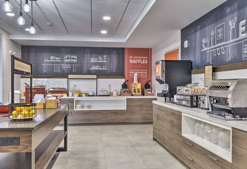 هتل Hampton Inn & Suites Keene