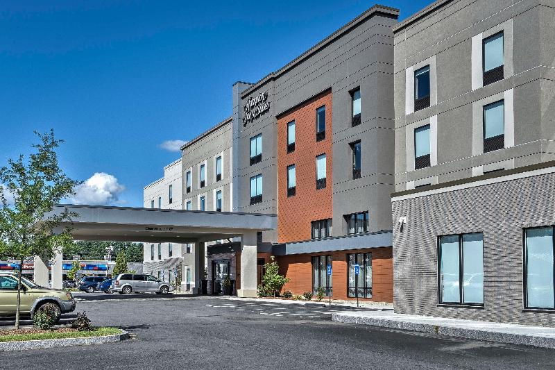هتل Hampton Inn & Suites Keene
