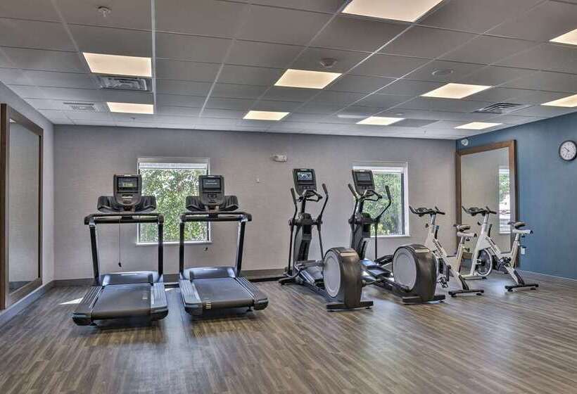 هتل Hampton Inn & Suites Keene