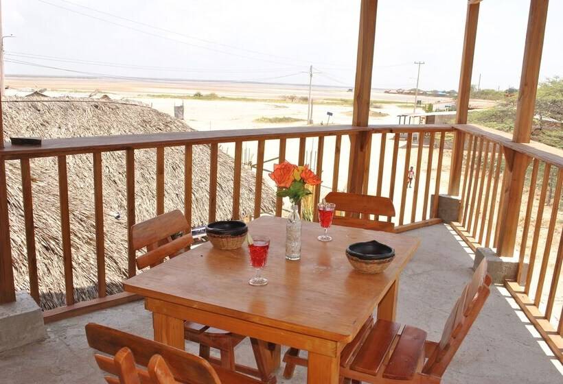 هتل Hostal Castillo Del Mar   Hostel