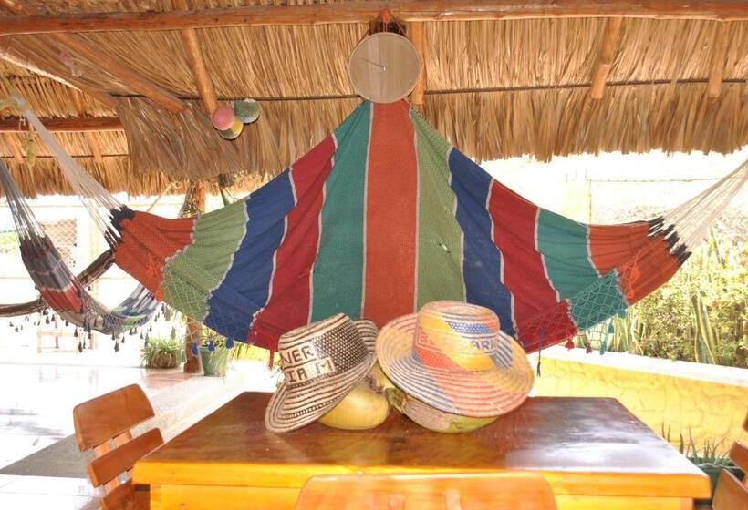 هتل Hostal Castillo Del Mar   Hostel