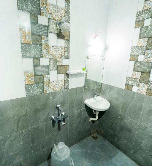 בית מלון כפרי Jeyam Residency