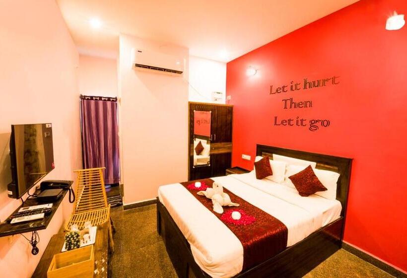 בית מלון כפרי Jeyam Residency