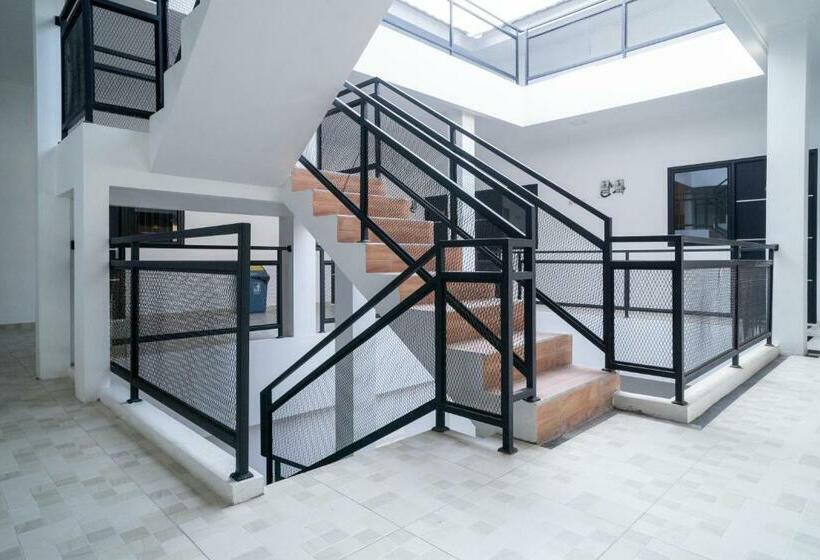 酒店 Mahagoni House Bogor Syariah Redpartner