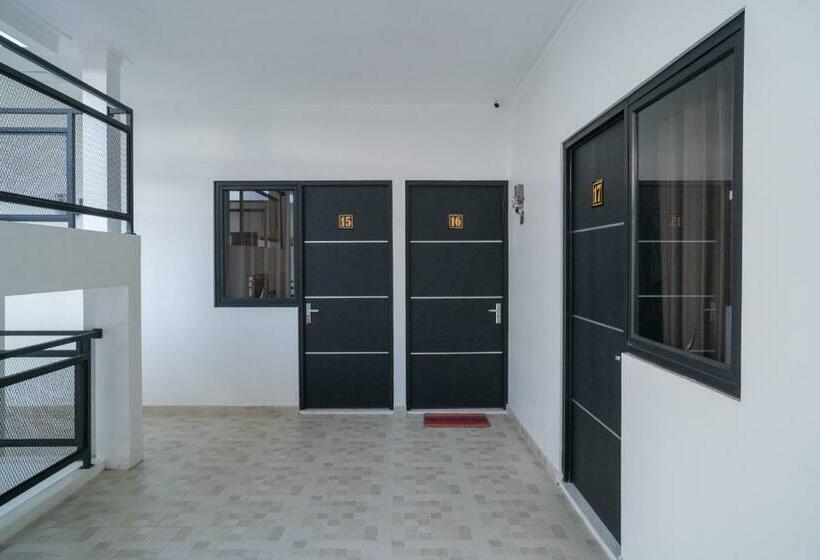 Отель Mahagoni House Bogor Syariah Redpartner