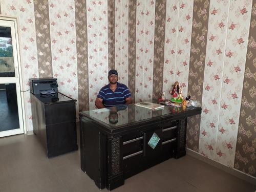 酒店 Oyo 82476 Royal Garden