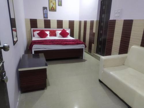 فندق Oyo 82476 Royal Garden