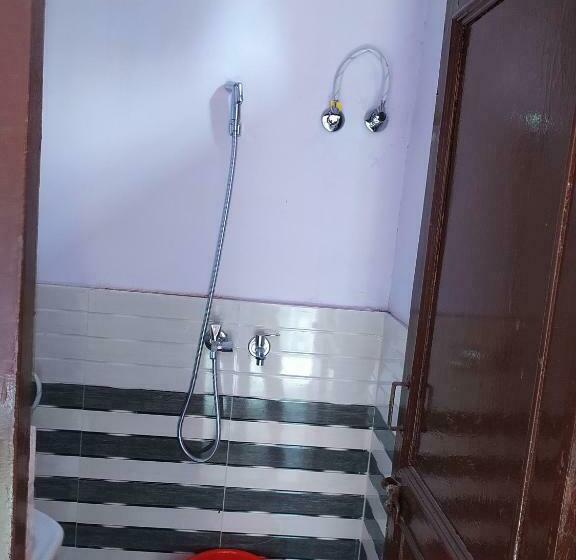 فندق Oyo 82476 Royal Garden