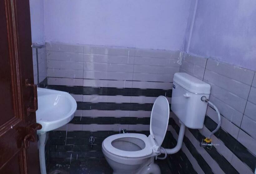 Отель Oyo 82476 Royal Garden