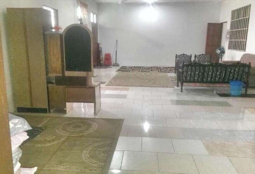 בית מלון כפרי Oyo 90335 Merkang Guesthouse