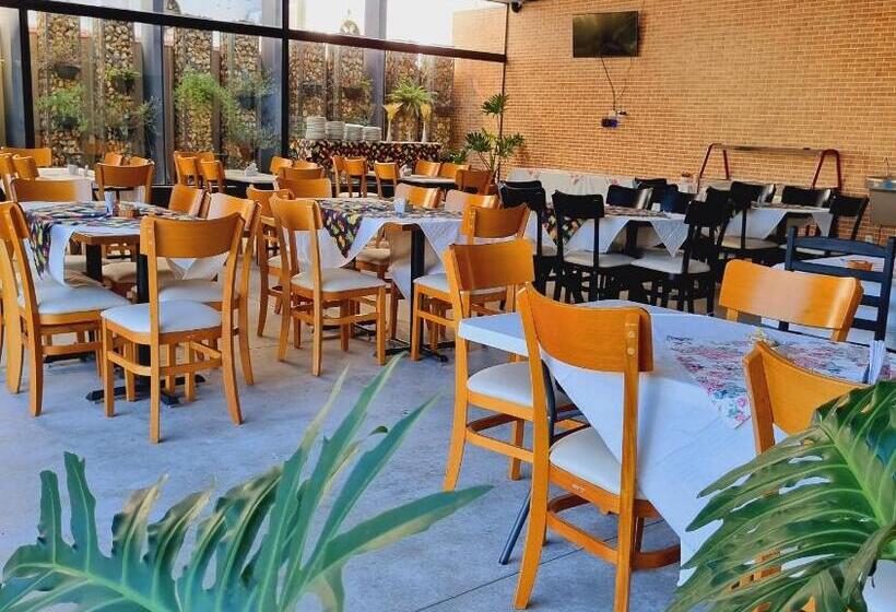 Отель Pinda Palace