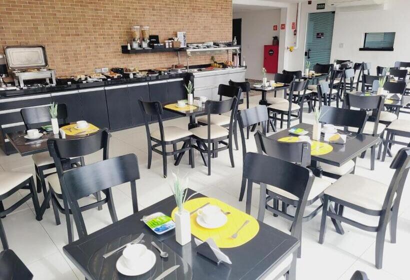 Отель Pinda Palace