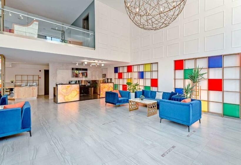 هتل Ramada By Wyndham Tbilisi Old City