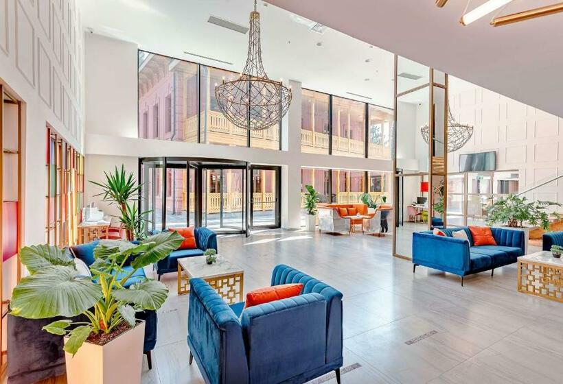 هتل Ramada By Wyndham Tbilisi Old City