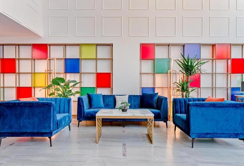 هتل Ramada By Wyndham Tbilisi Old City