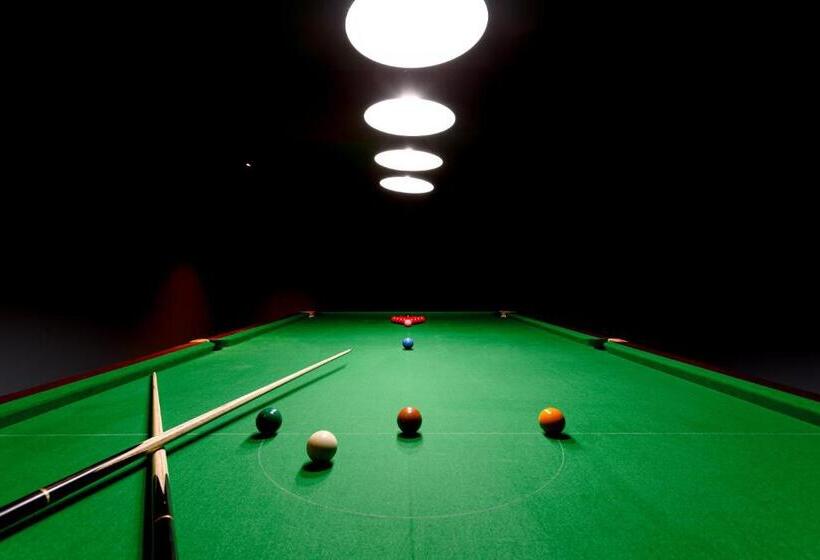 هتل Ramada By Wyndham Tbilisi Old City