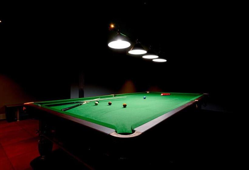 هتل Ramada By Wyndham Tbilisi Old City