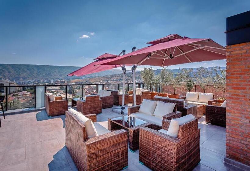 هتل Ramada By Wyndham Tbilisi Old City