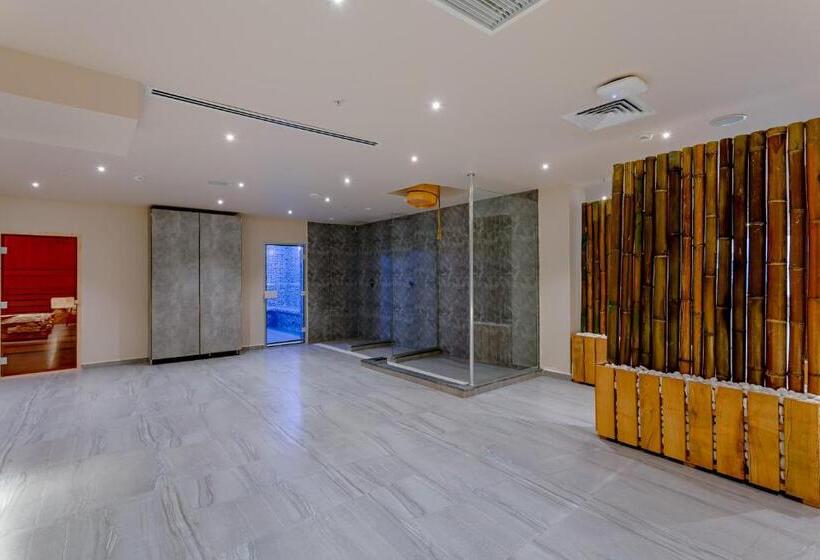 هتل Ramada By Wyndham Tbilisi Old City