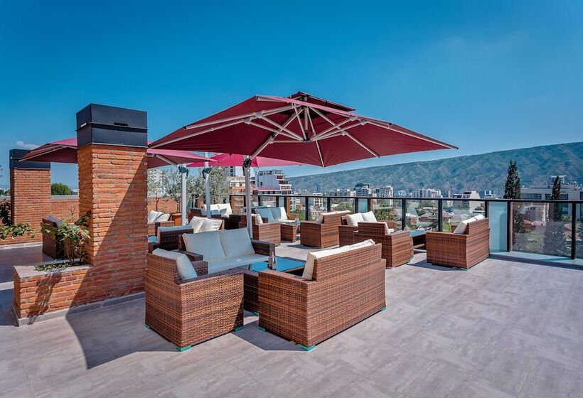 هتل Ramada By Wyndham Tbilisi Old City