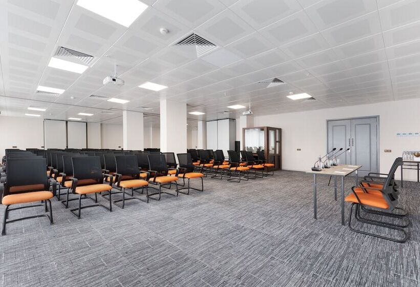 هتل Ramada By Wyndham Tbilisi Old City