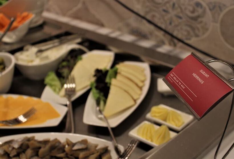 هتل Ramada By Wyndham Tbilisi Old City