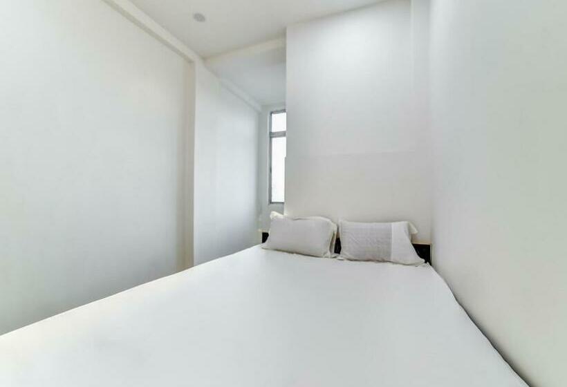 בית מלון כפרי Spot On Plaza Guest House