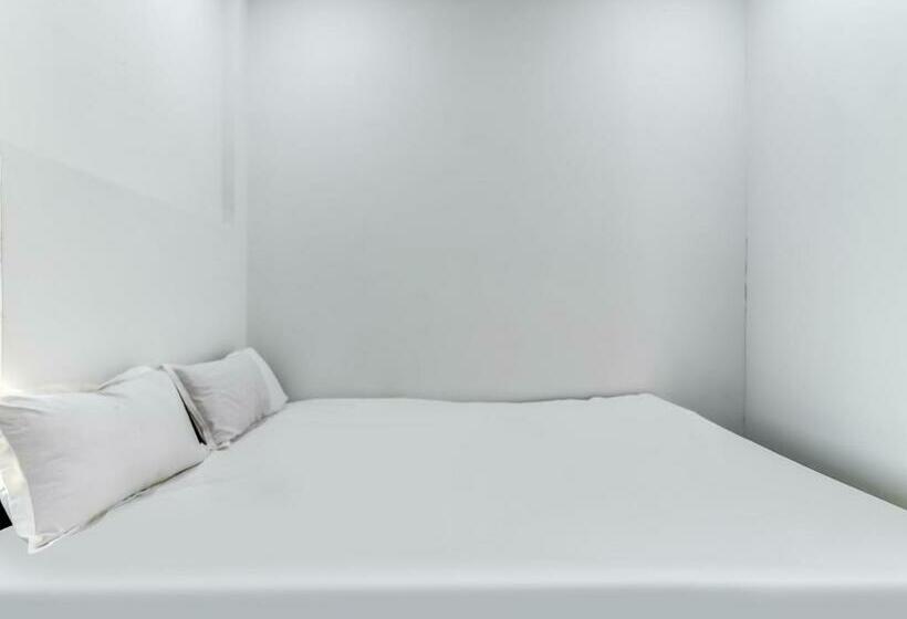 בית מלון כפרי Spot On Plaza Guest House