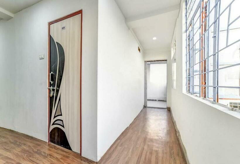 בית מלון כפרי Spot On Plaza Guest House