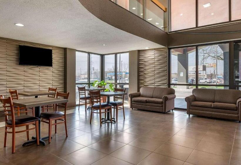 هتل Suburban Studios Lafayette