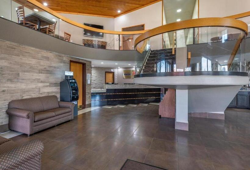 هتل Suburban Studios Lafayette