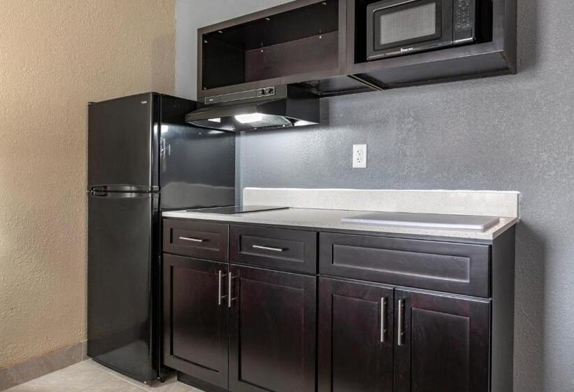 هتل Suburban Studios Lafayette