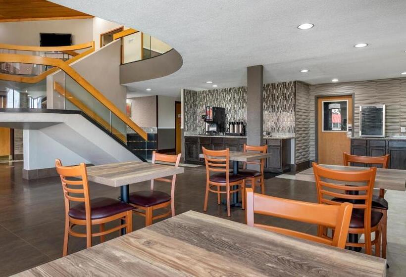 هتل Suburban Studios Lafayette