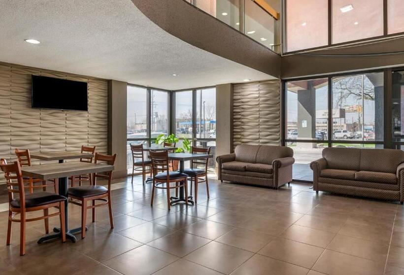 هتل Suburban Studios Lafayette