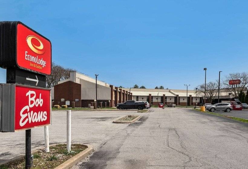 هتل Suburban Studios Lafayette