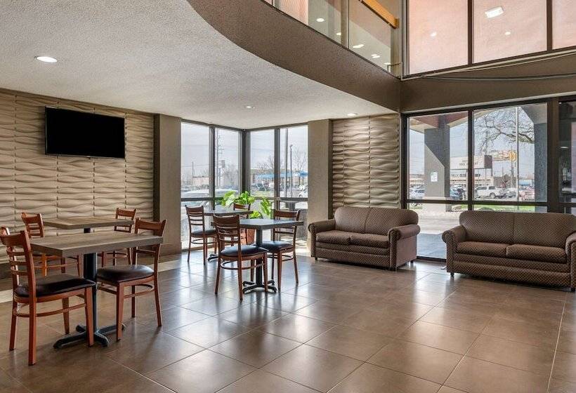 هتل Suburban Studios Lafayette