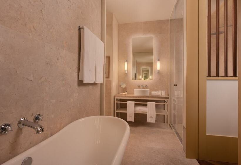 هتل The Ivens, Autograph Collection