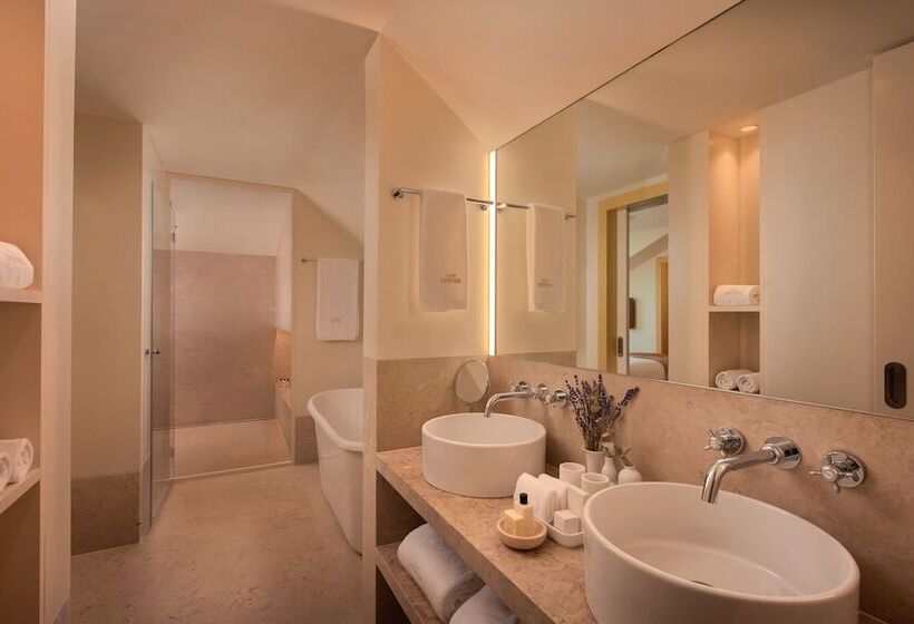 هتل The Ivens, Autograph Collection