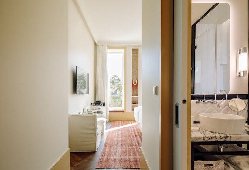 هتل The Ivens, Autograph Collection