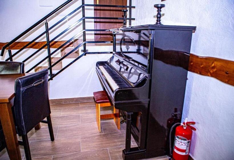 Отель Vila Swe Sar