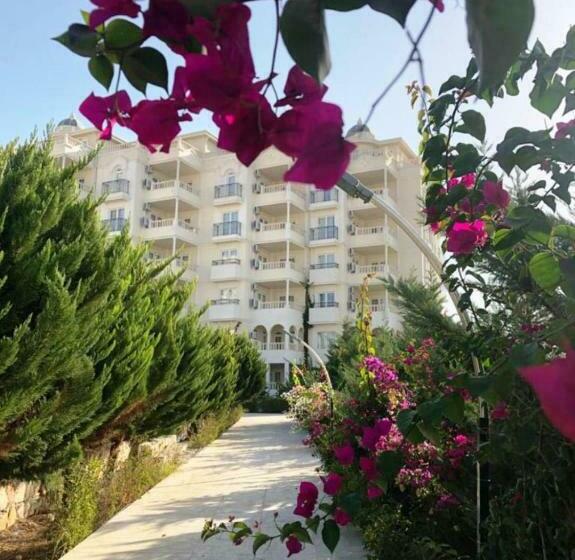 فندق Watercastle Suits