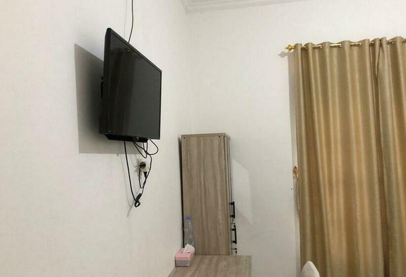 בית מלון כפרי Wisma Gardenia Palangkaraya Syariah Redpartner